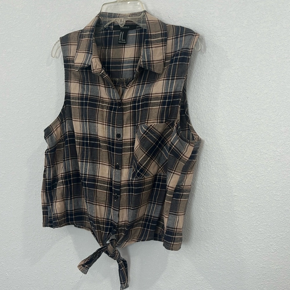 EUC M FOREVER 21 sleeveless knotted plaid tank tan and blue